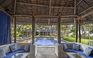 palms-view-from-pool-bar