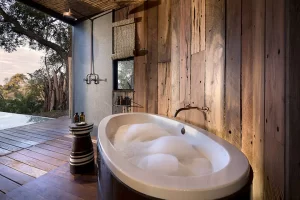 thorntree-river-lodge bathroom, Zambia